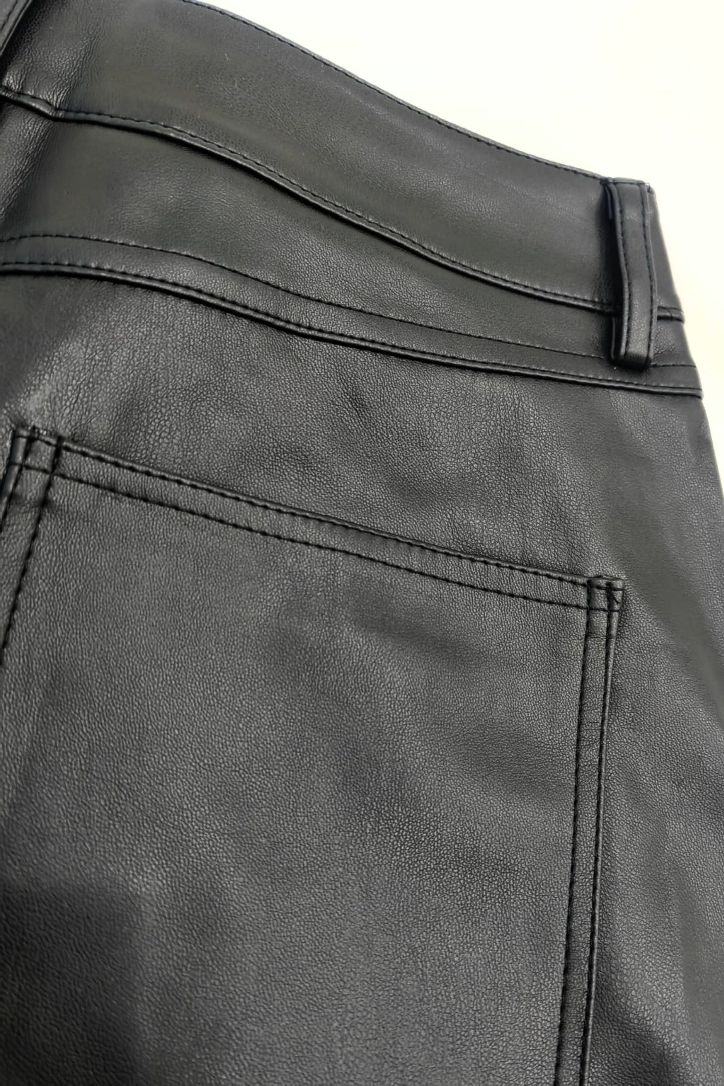 24 PANTALON STRAIGHT EFECTO PIEL IFE