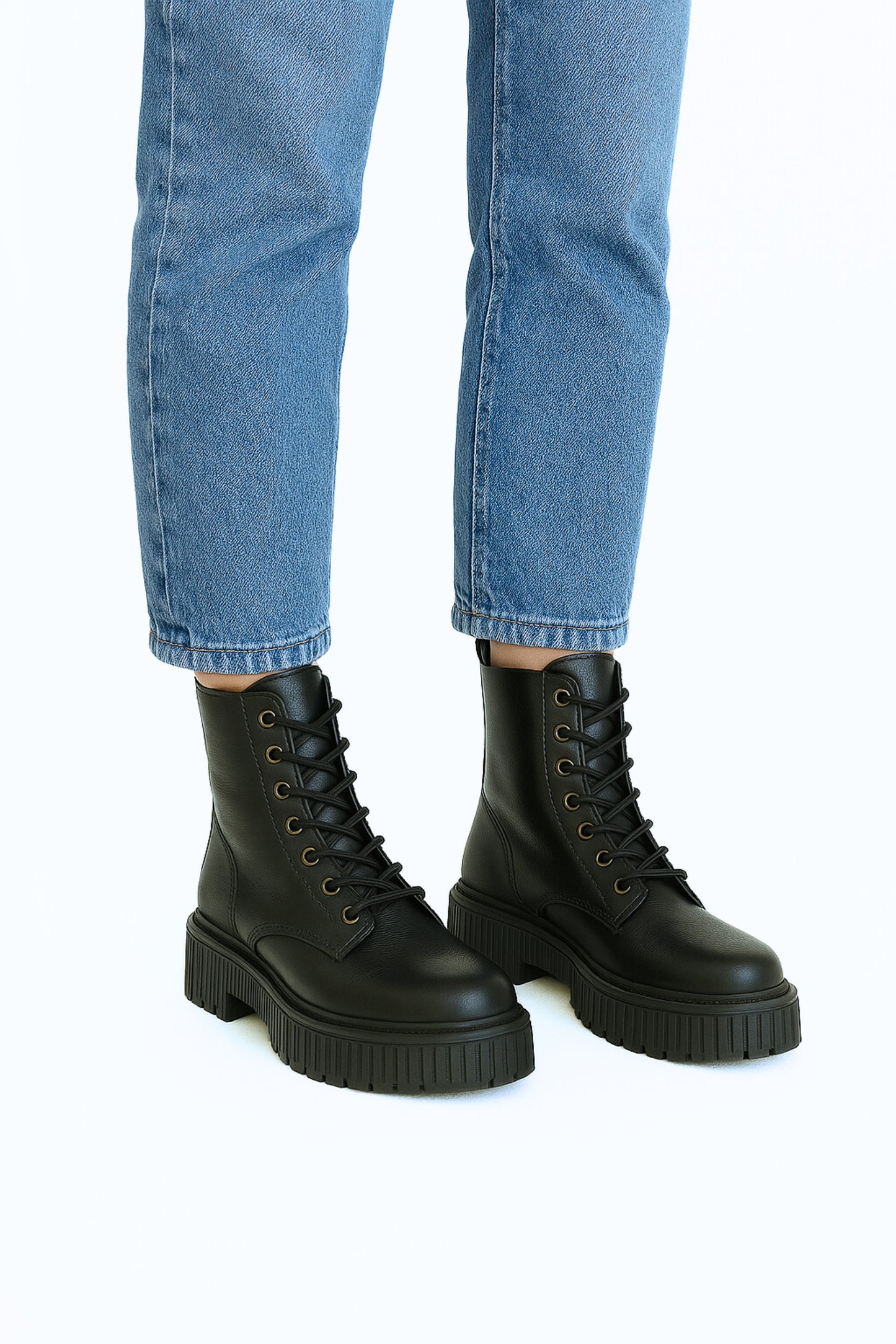 24 BOTAS KHARLAN