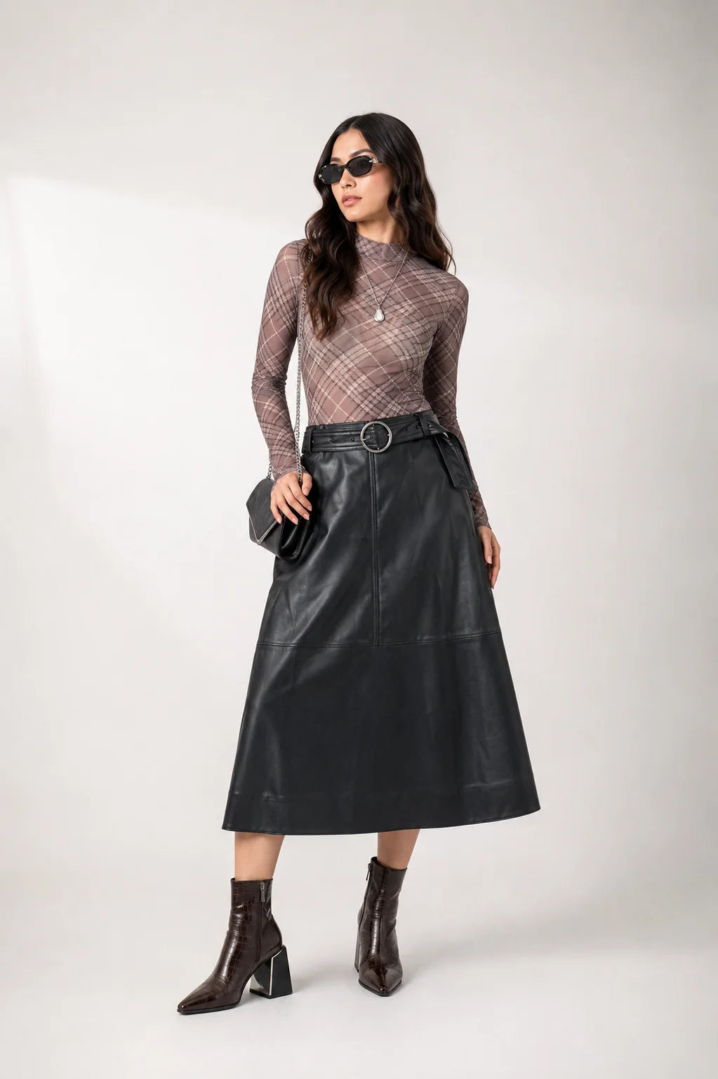 25 FALDA MIDI EFECTO PIEL 7988 ONE