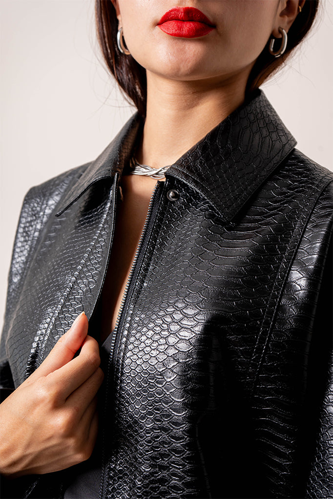 26 CHAQUETA CORTA EFECTO PIEL 8751.