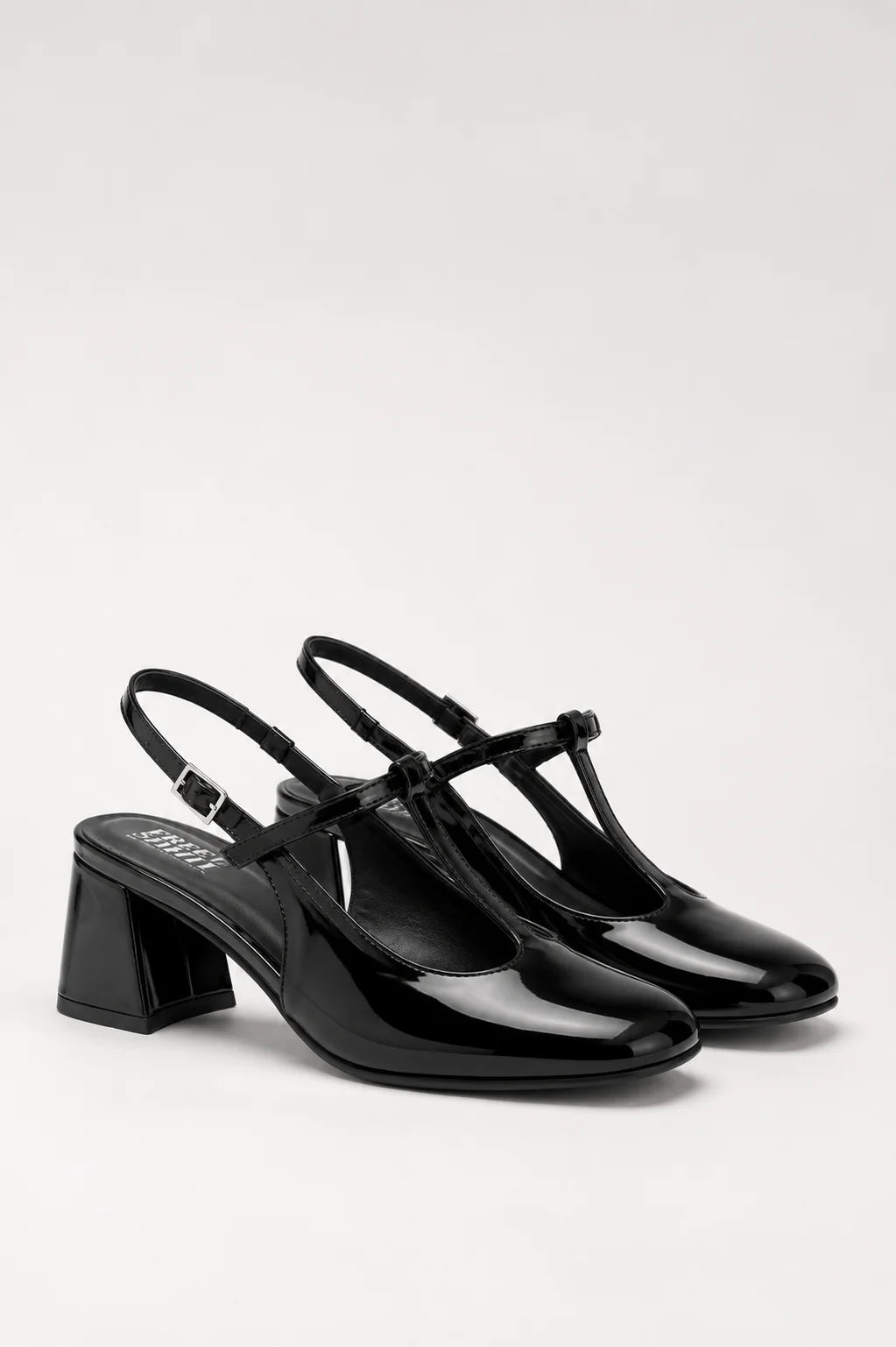 26 ZAPATO TACON 8966