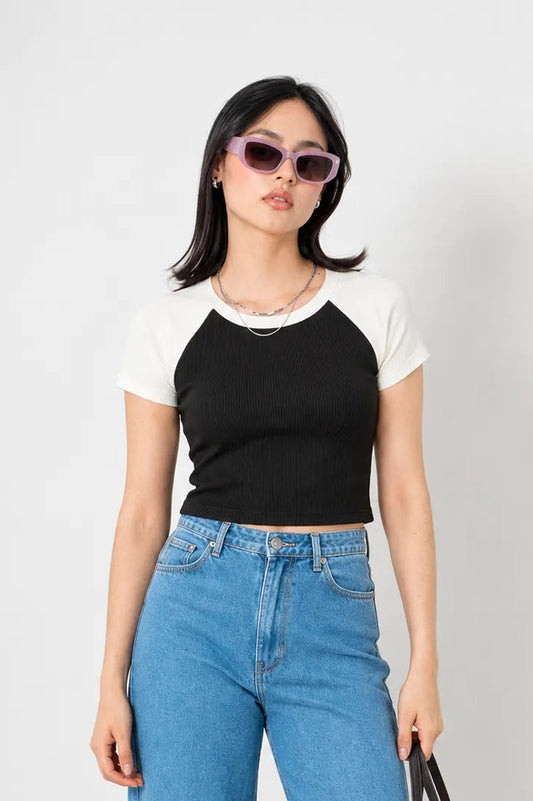 BH CAMISETA CROP RIB COMBINADA 6696
