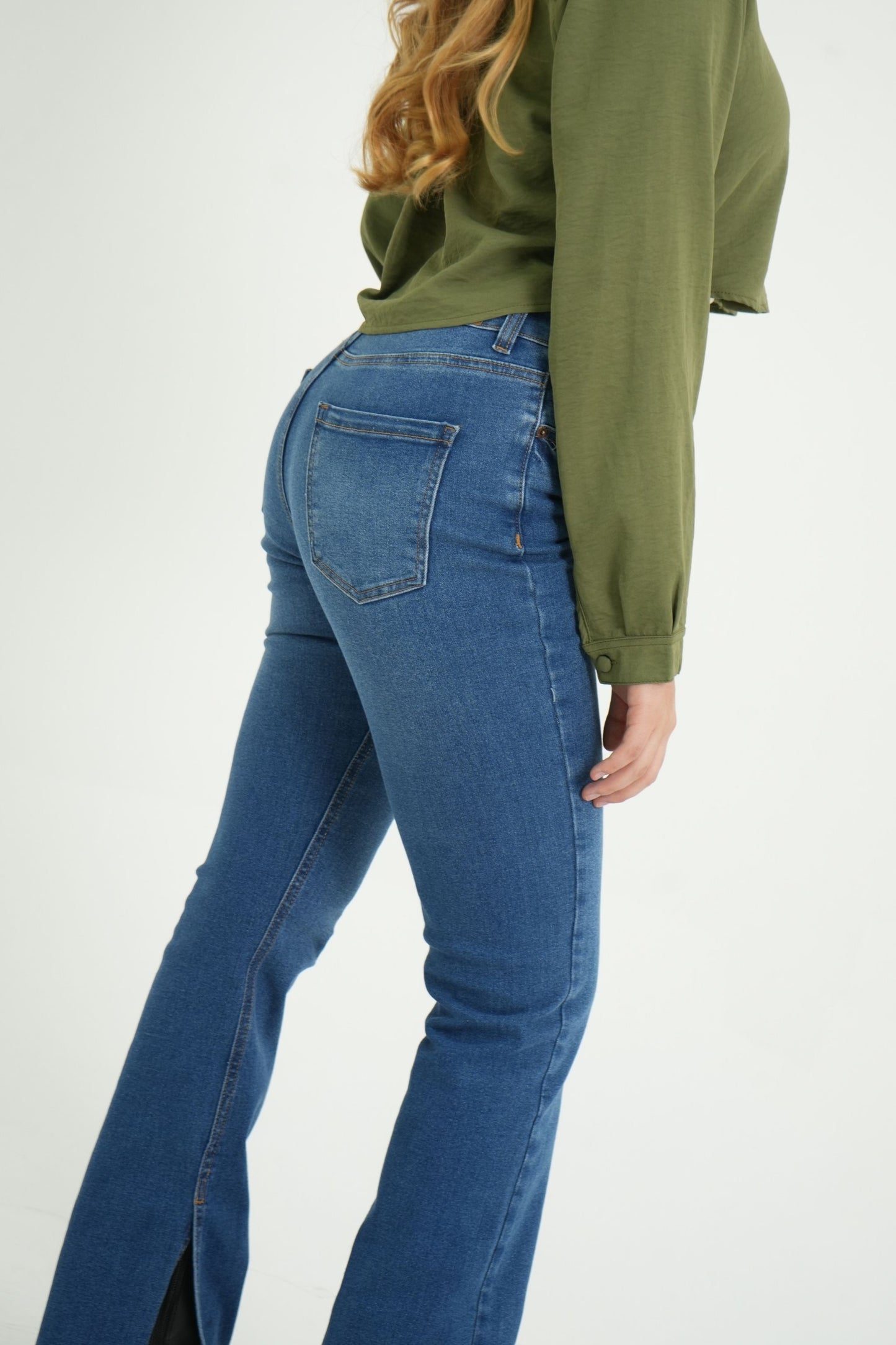 JEANS FLARE SLIT MACEDONIA THREE