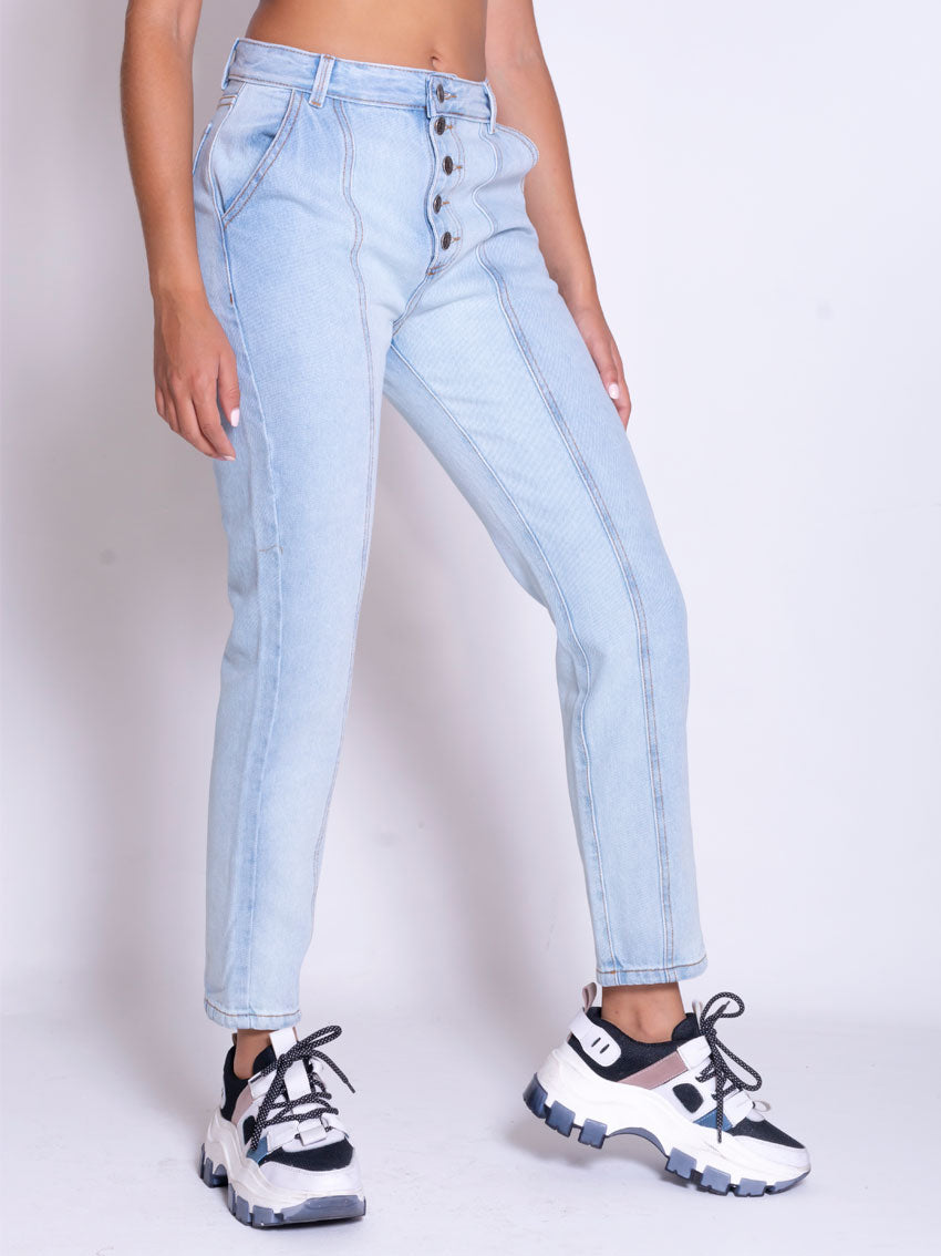 Jean Momfit Romina.