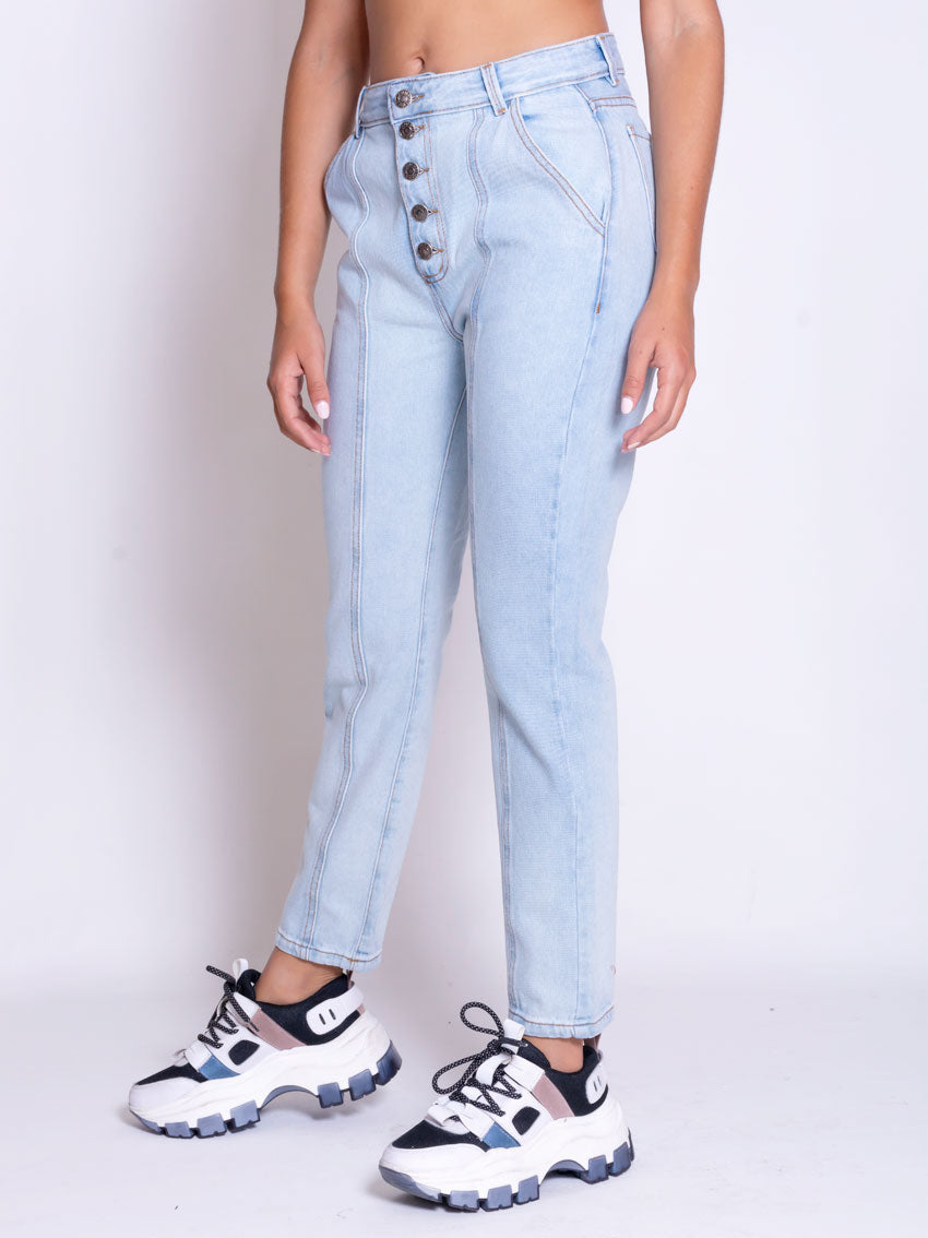 Jean Momfit Romina.