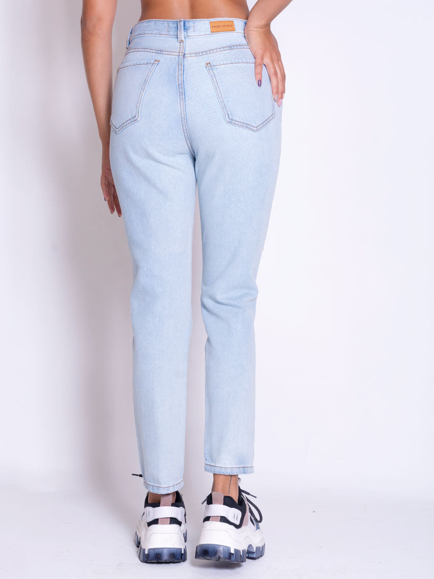 Jean Momfit Romina.