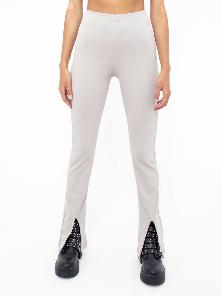 Pantalón con Abertura Zelanda.