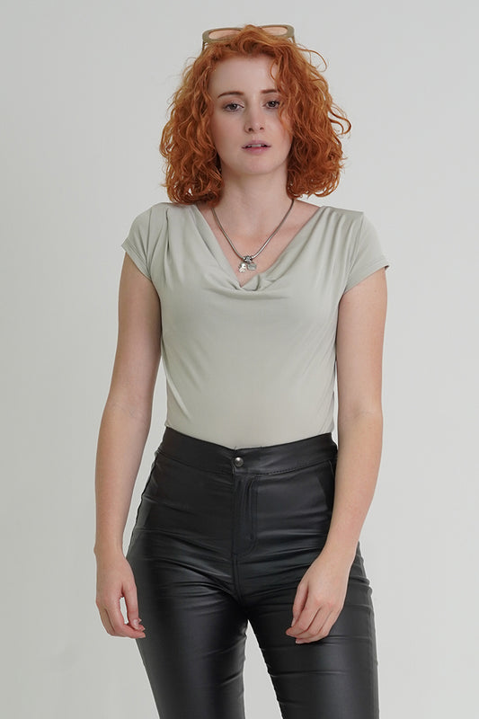 BLUSA ESCOTE DRAPEADO MANGA CORTA ASTORI