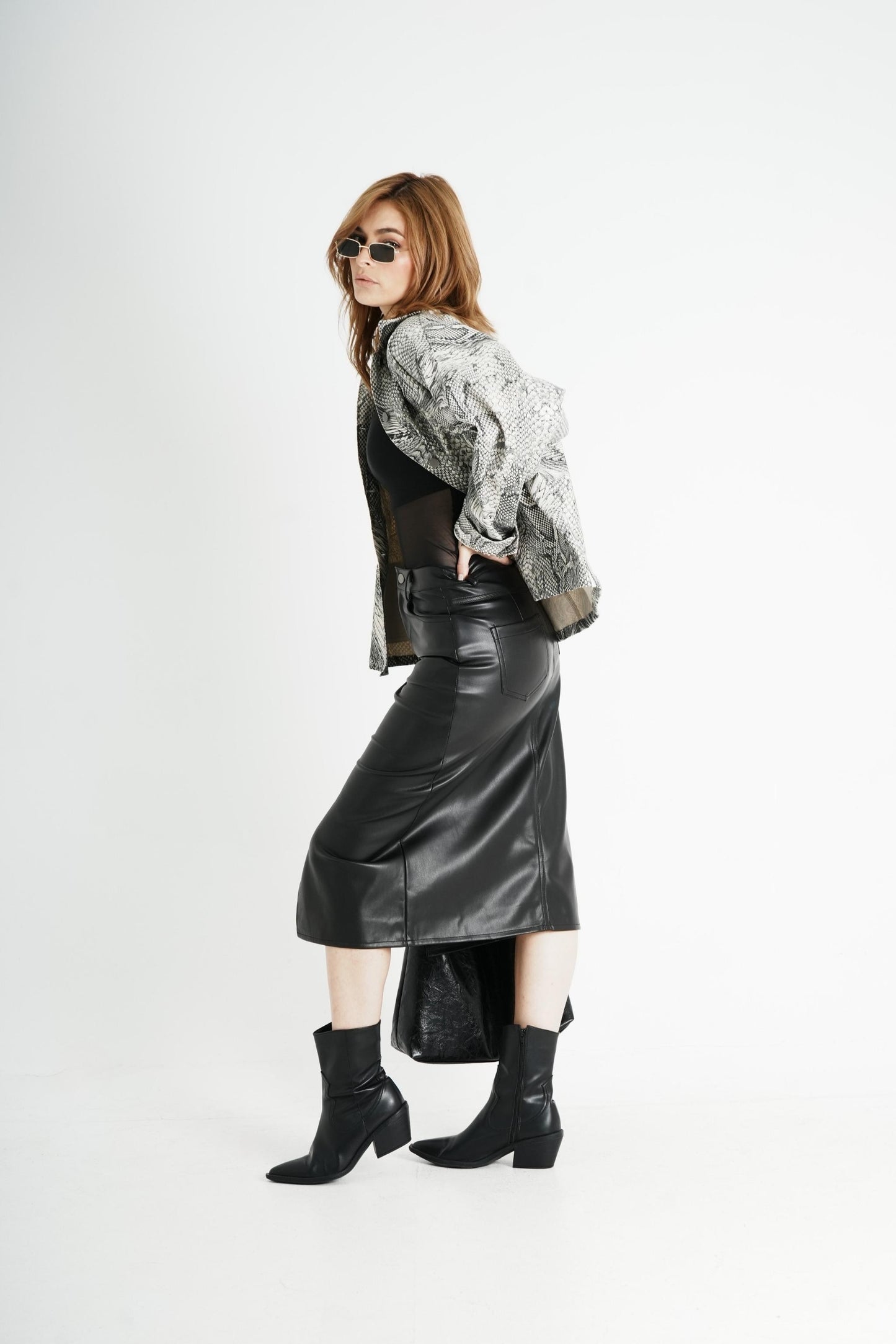 24 FALDA MIDI EFECTO PIEL GOLDIE ONE