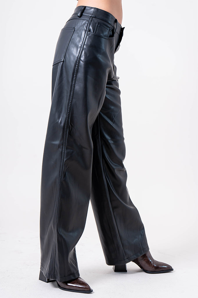 24 PANTALON STRAIGHT EFECTO PIEL IFE ONE.