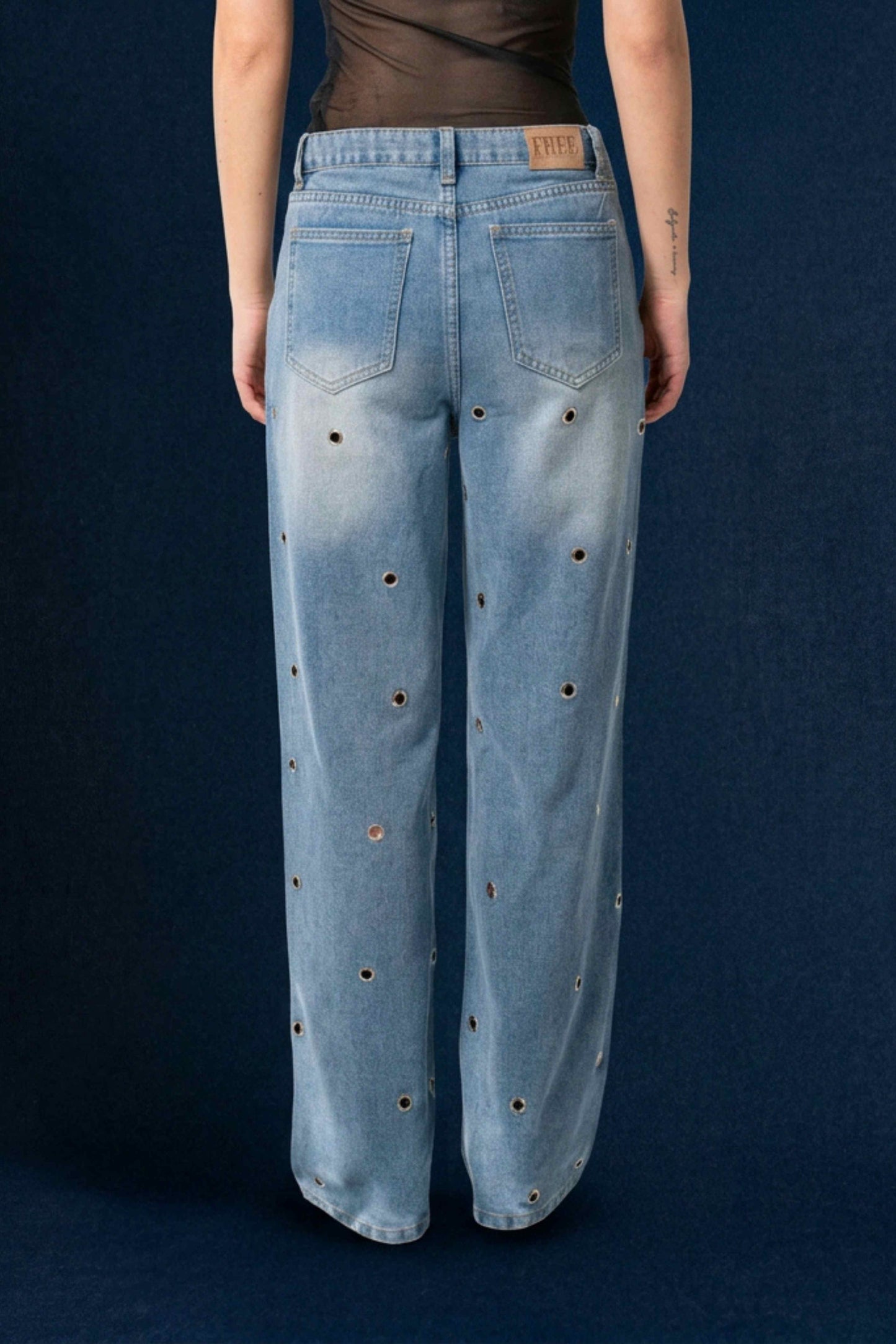 25 JEANS STRAIGHT OJALETES 7946