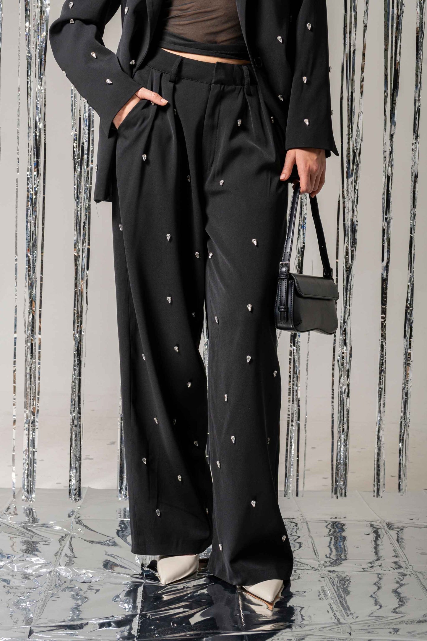 25 PANTALON VESTIR APLIQUES 7822