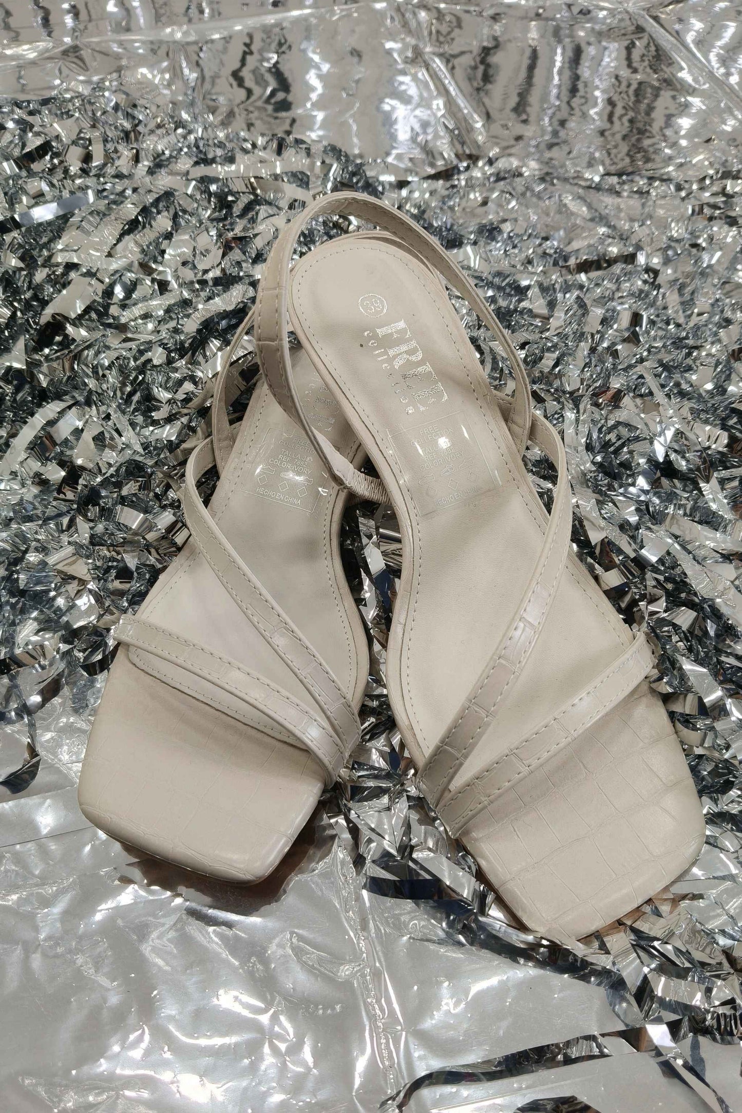 25 SANDALIA TACÓN 7882