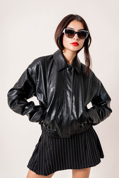 26 CHAQUETA CORTA EFECTO PIEL 8751.