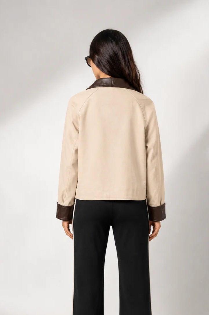 26 CHAQUETA CUELLO CONTRASTE 8754