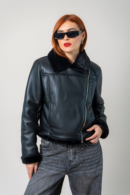 26 CHAQUETA EFECTO PIEL Y PELO 8935