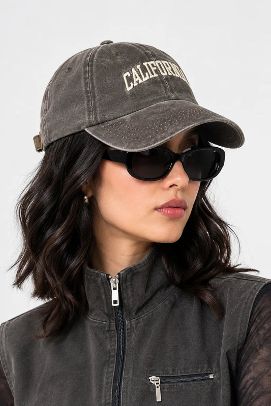 26 GORRA 8892