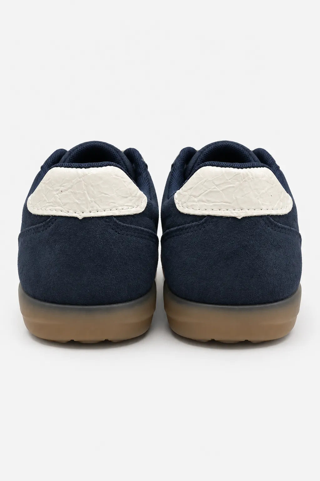 26 TENIS SUEDE 8972