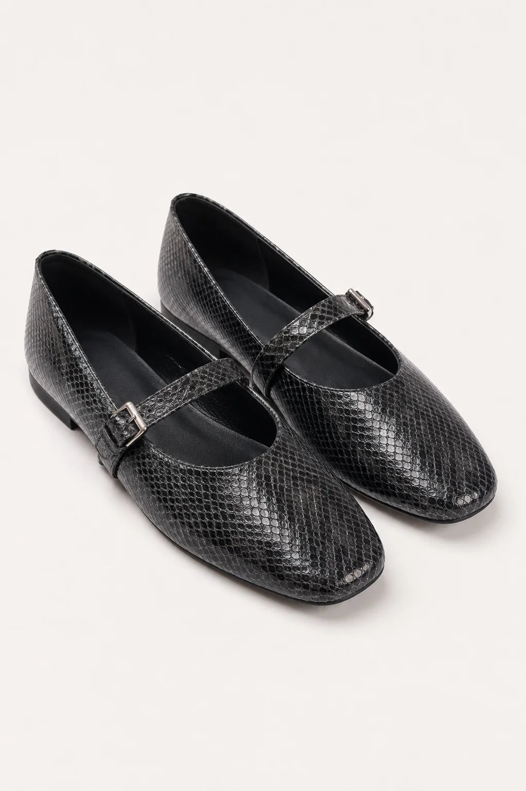26 ZAPATO PLANO SNAKE 8964