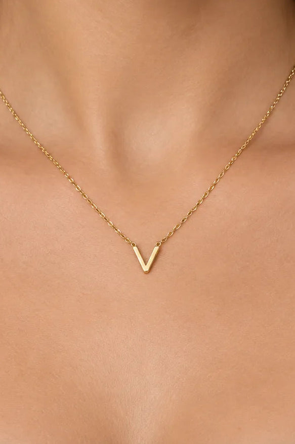 26 COLLAR LETRA V 8842.