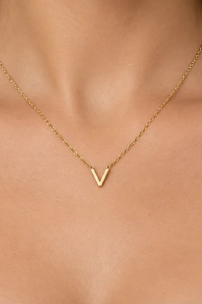 26 COLLAR LETRA V 8842.