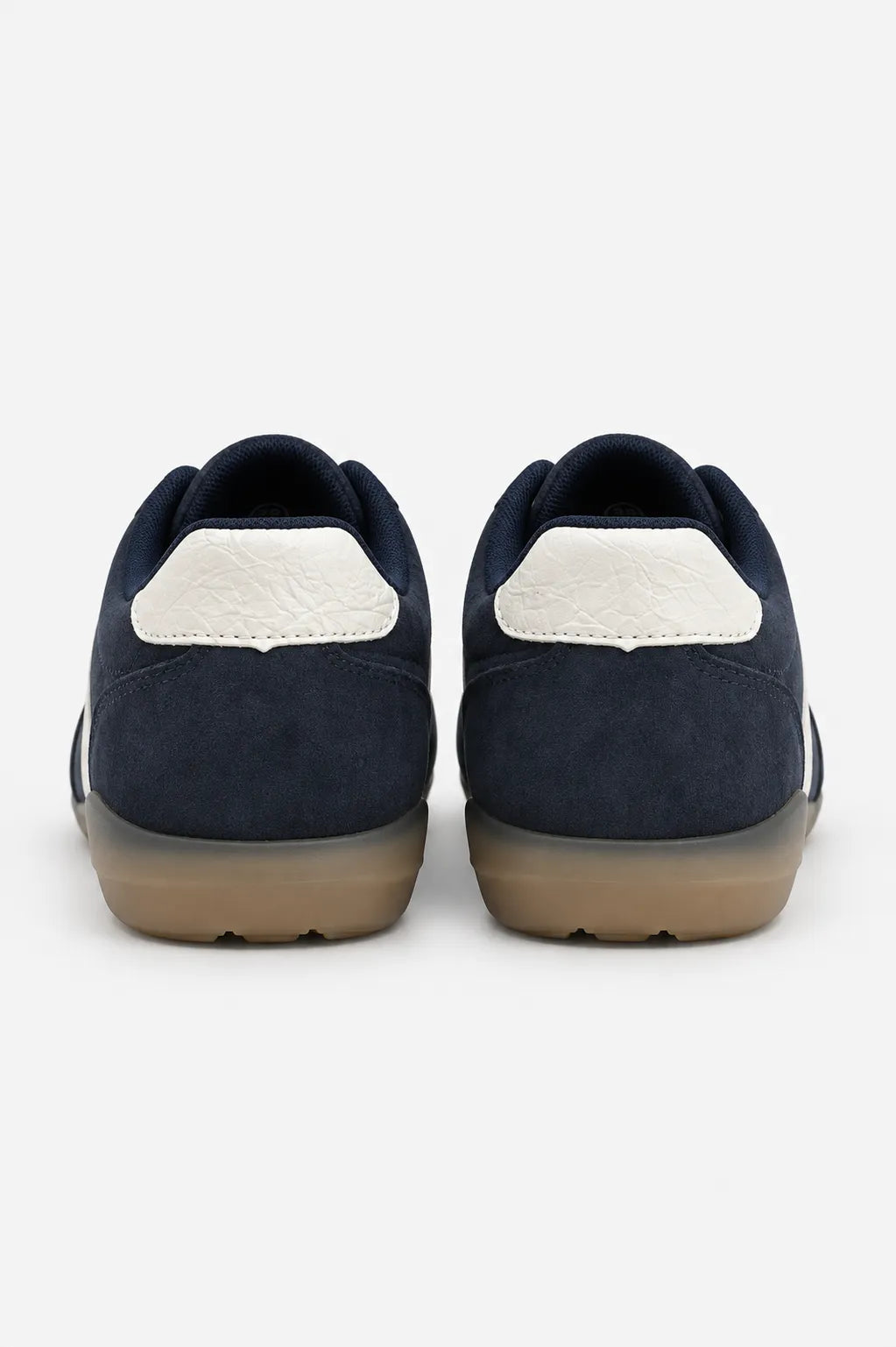 26 TENIS SUEDE 8972