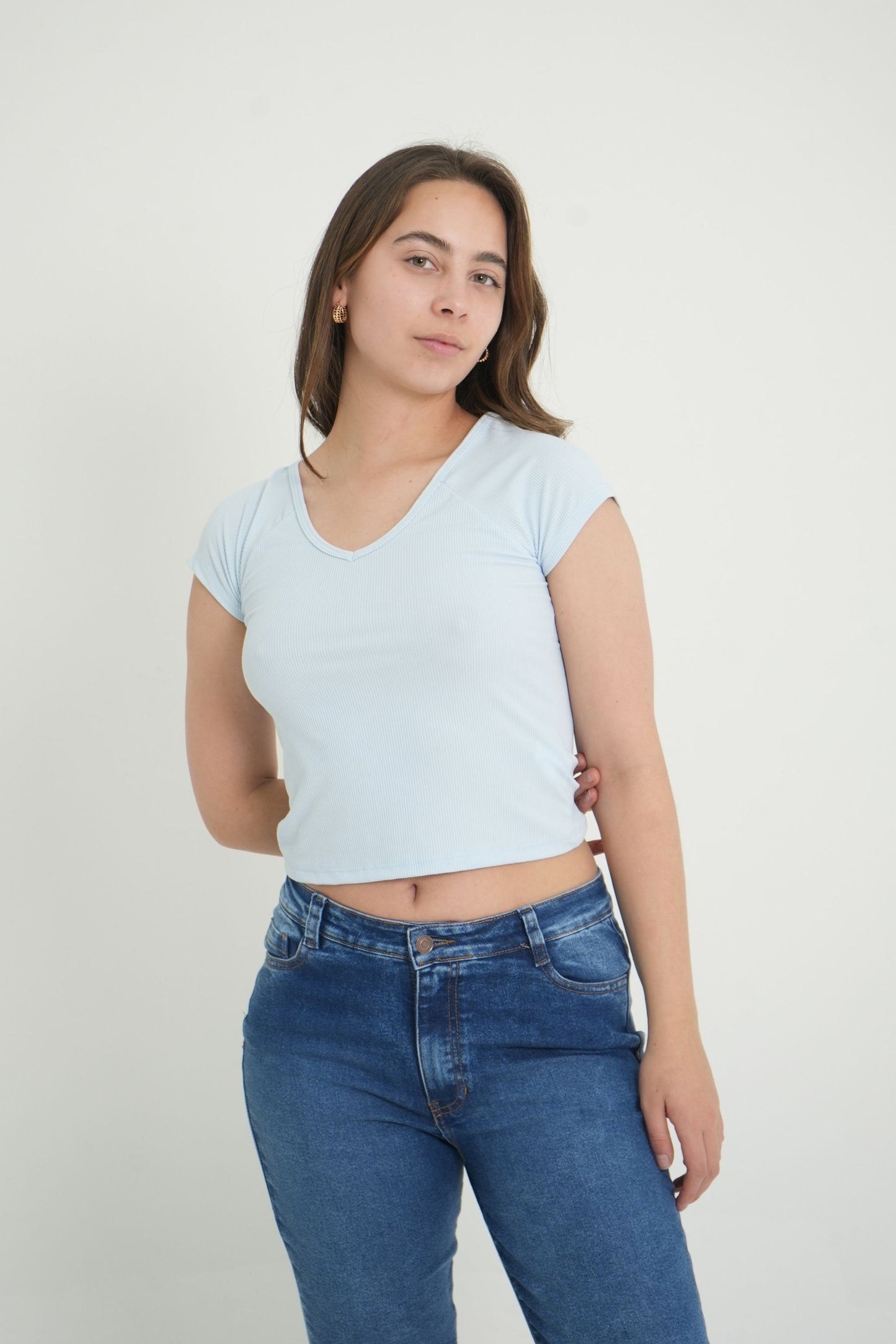BH CAMISETA RIB ESCOTE EN V 6700