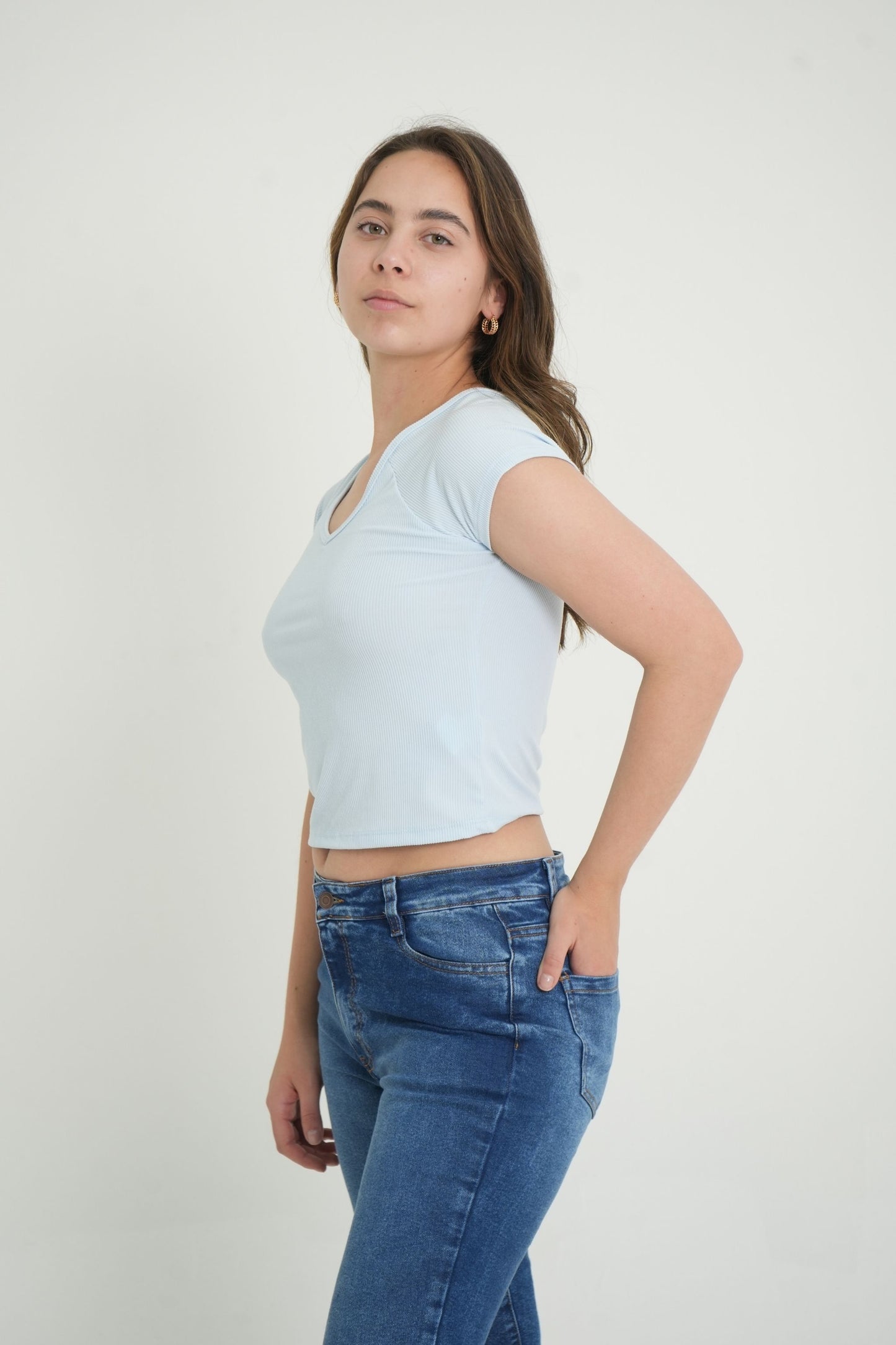 BH CAMISETA RIB ESCOTE EN V 6700