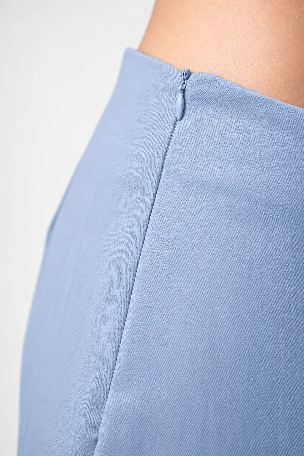 BH PANTALON FLARE VESTIR 8427
