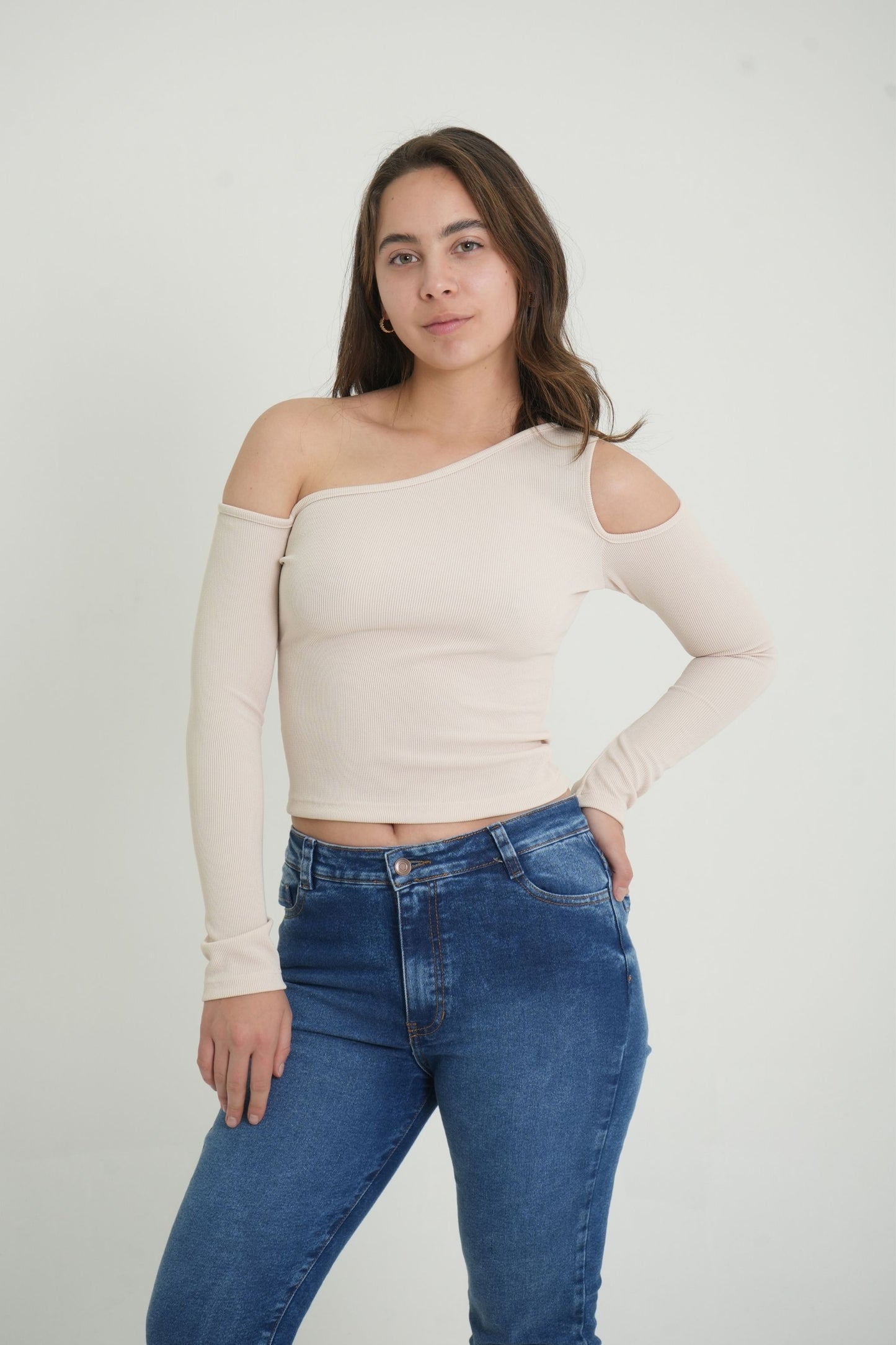 BH TOP ASIMETRICO CUT OUT 6584