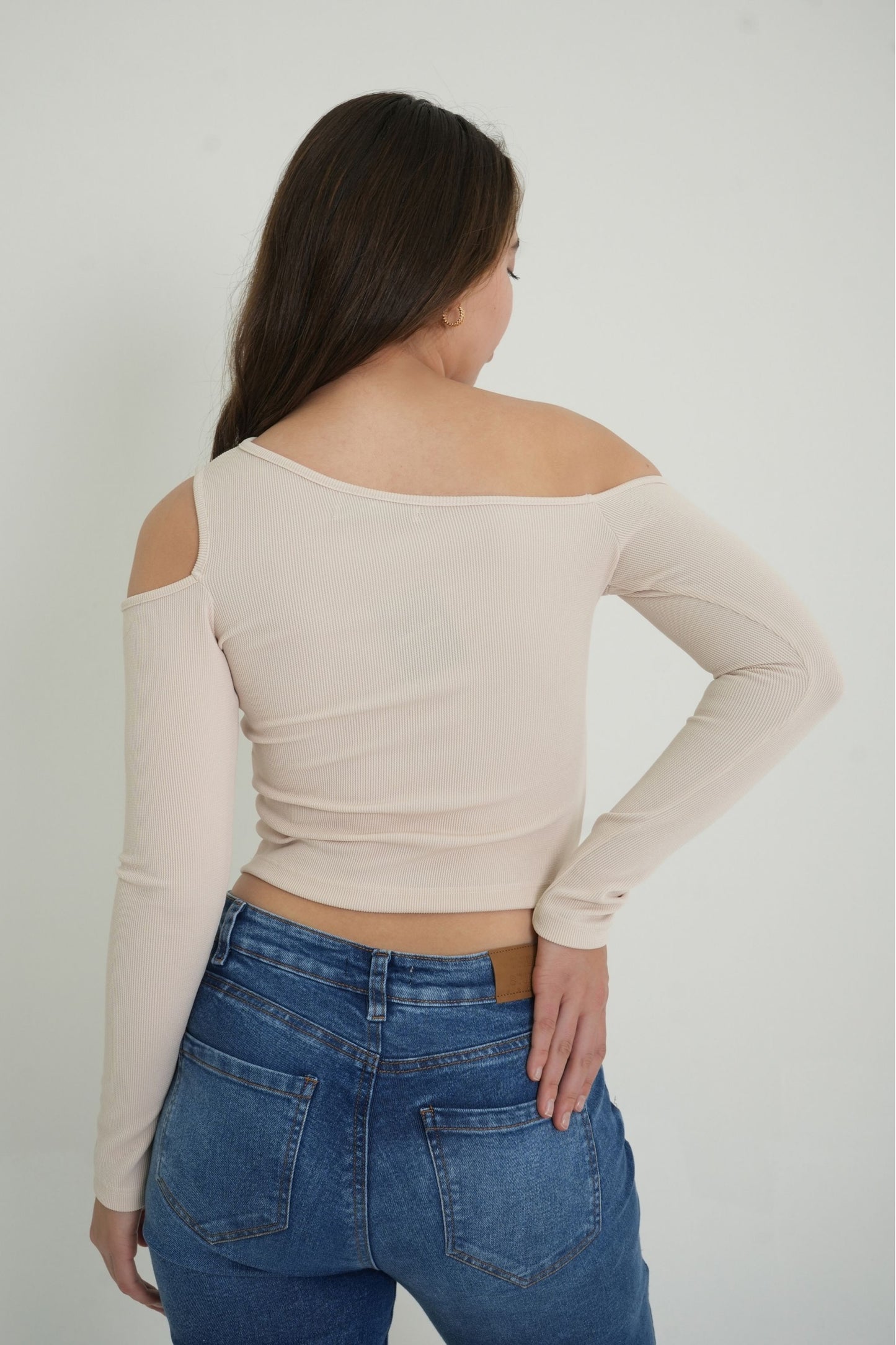 BH TOP ASIMETRICO CUT OUT 6584