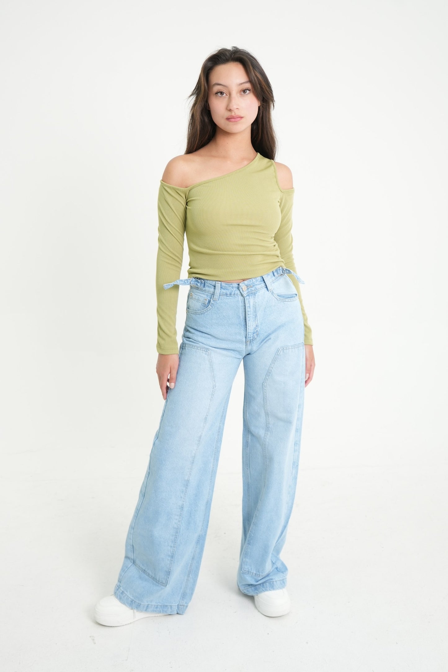 BH TOP ASIMETRICO CUT OUT 6584