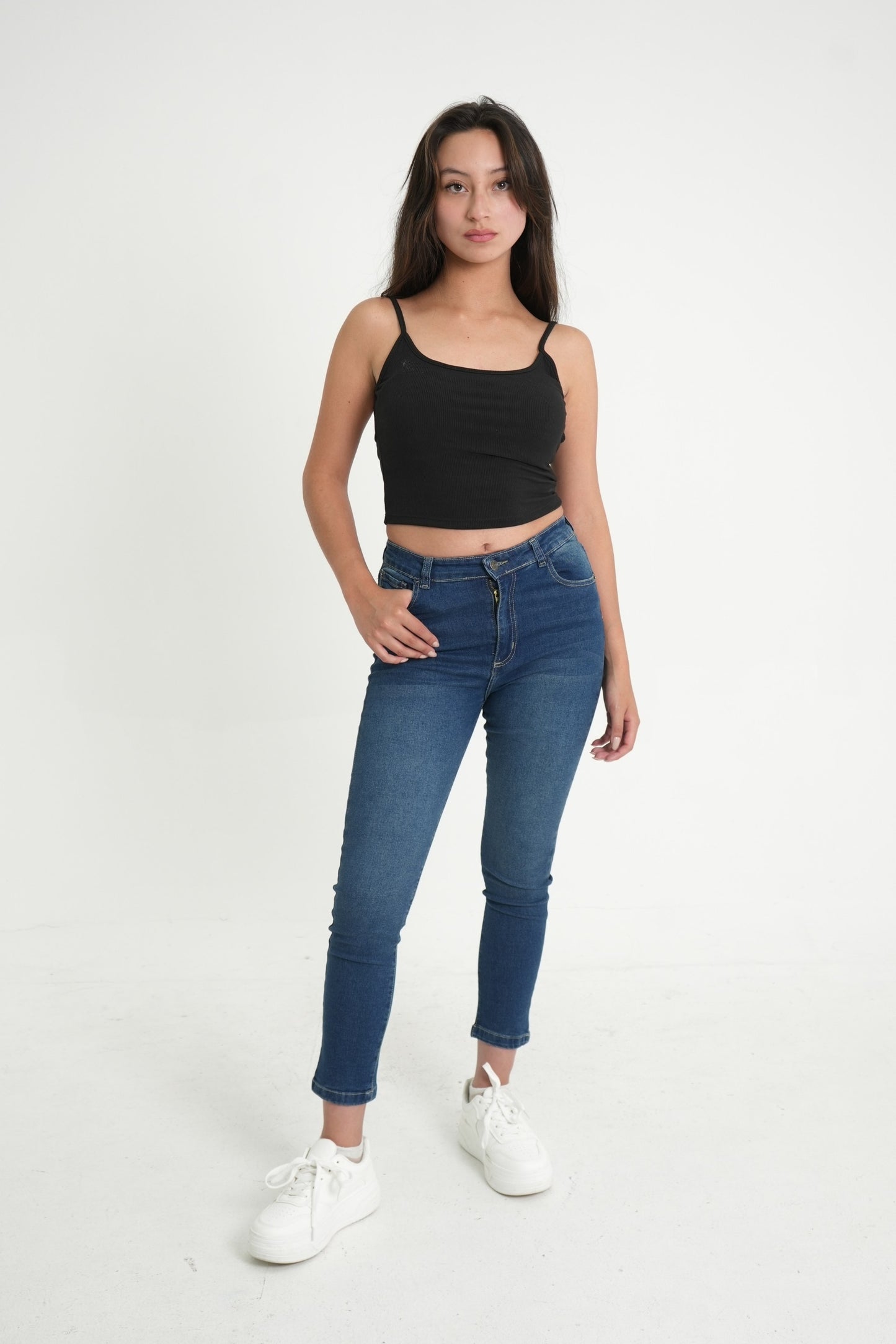 BH TOP CROP RIB TIRANTES 6701