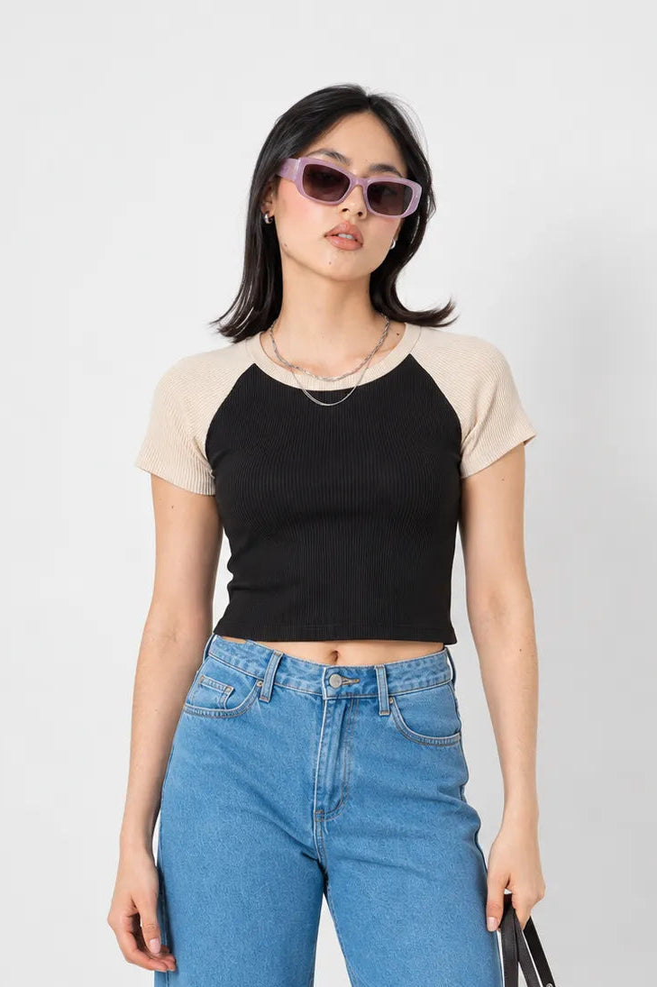 BH CAMISETA CROP RIB COMBINADA 6696