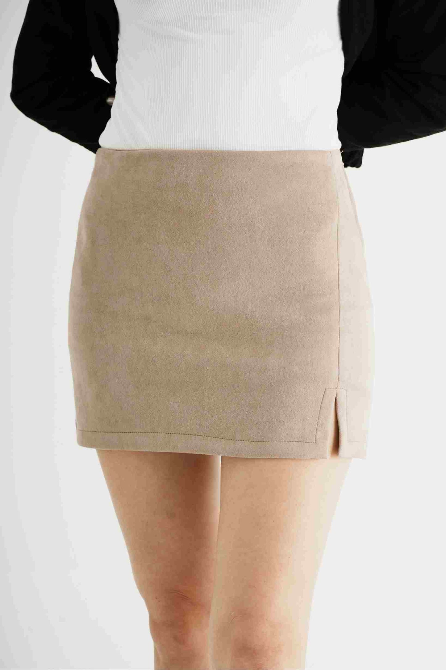 BH FALDA CORTA EFECTO GAMUZA 7474