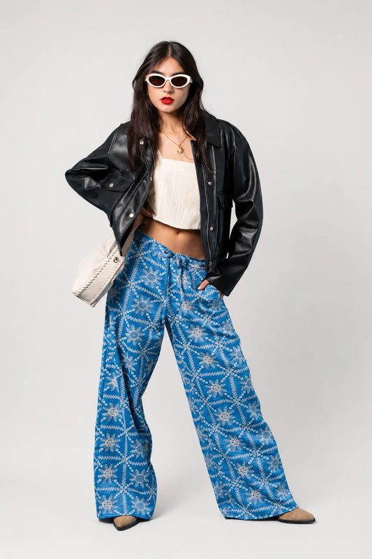 BH PANTALON BORDADO 8236