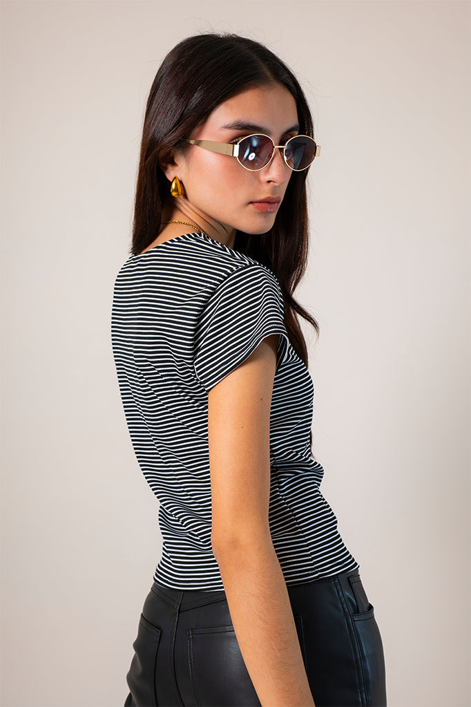 CAMISETA SLIM FIT RAYAS T-M 8495.