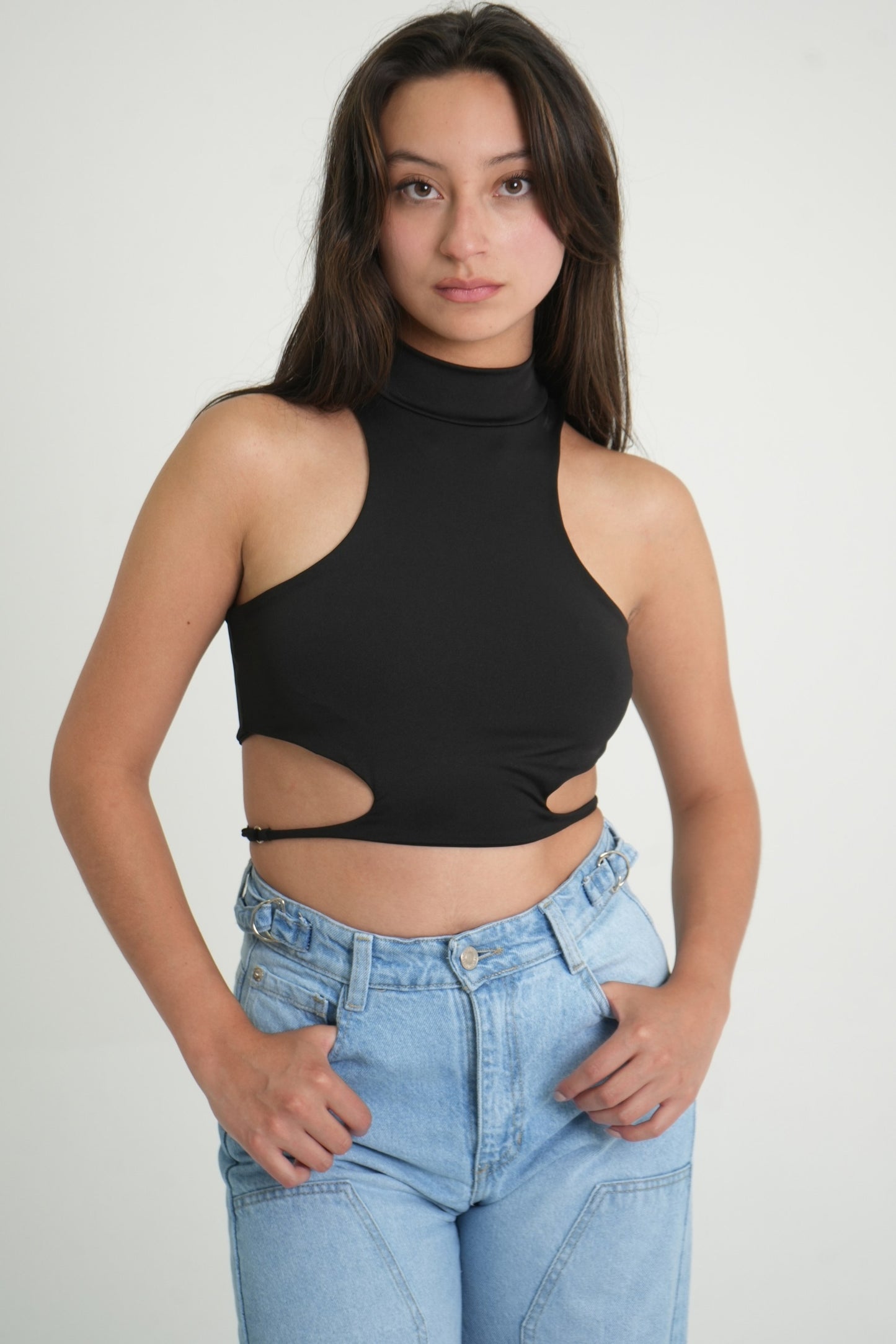 CROP TOP CUELLO ALTO KAROLA