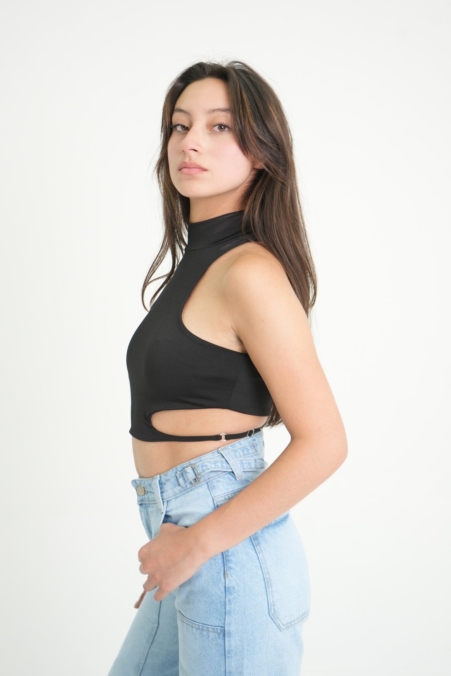 CROP TOP CUELLO ALTO KAROLA