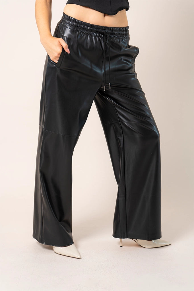 26 PANTALON JOGGER EFECTO PIEL 8796
