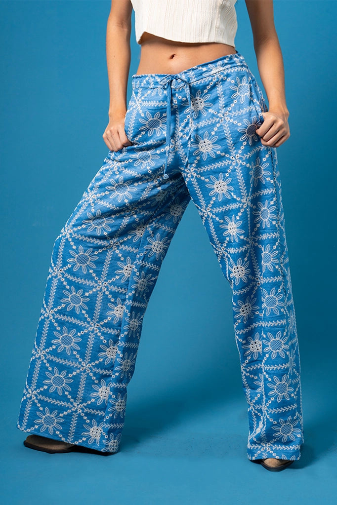 BH PANTALON BORDADO 8236
