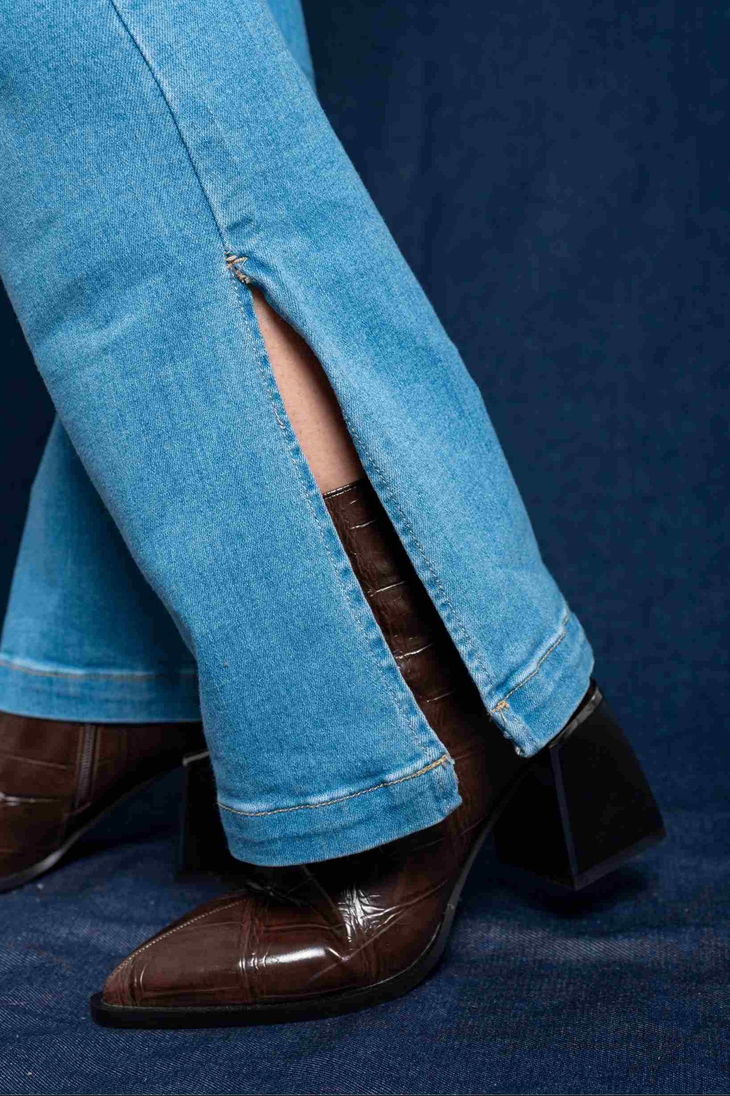 JEANS FLARE SLIT TESTI