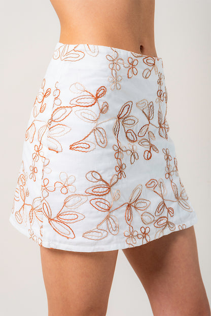 FALDA CORTA BORDADA G-M 9786