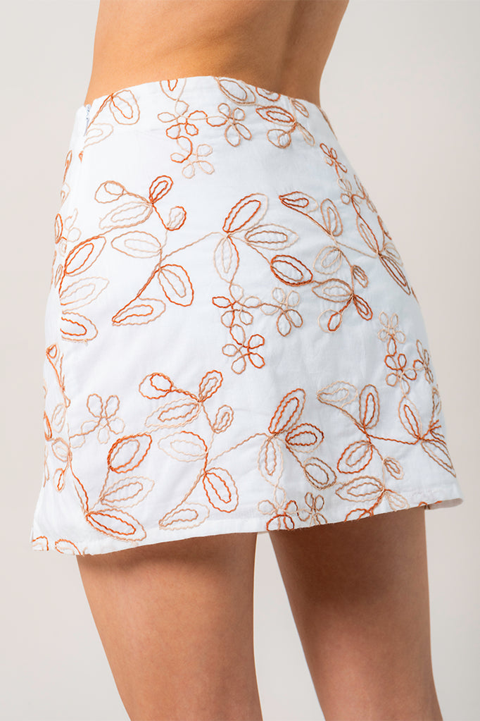 FALDA CORTA BORDADA G-M 9786