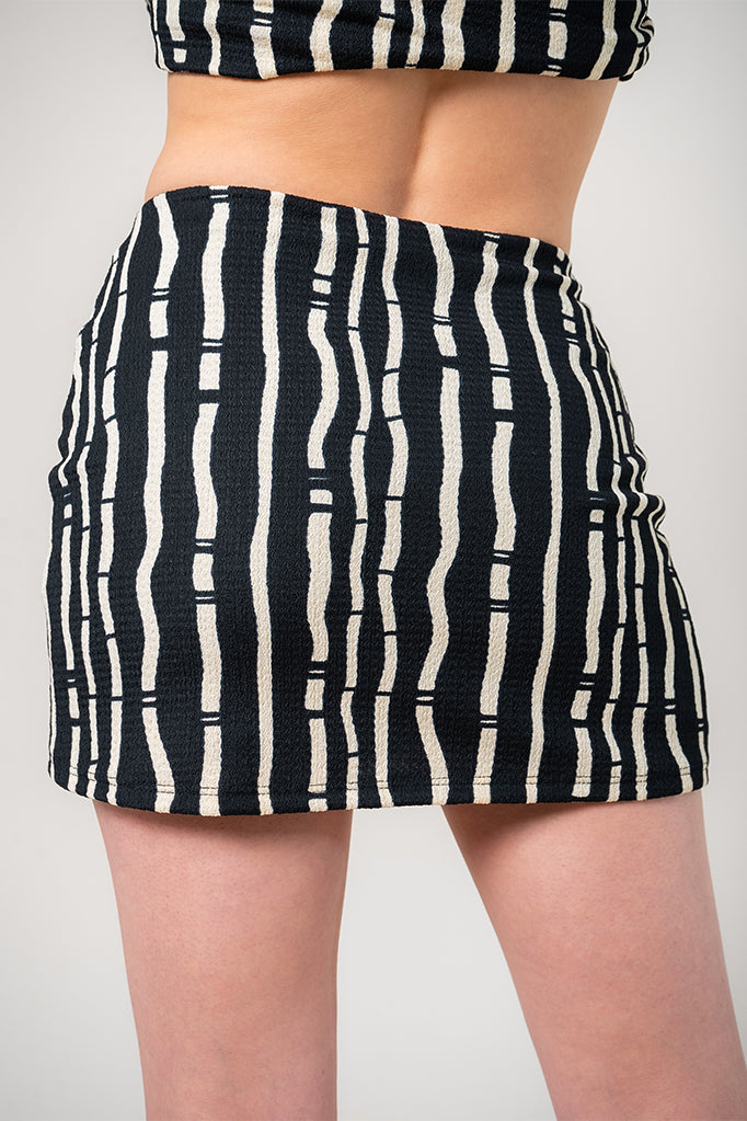 FALDA CORTA TEXTURA B-C 8699