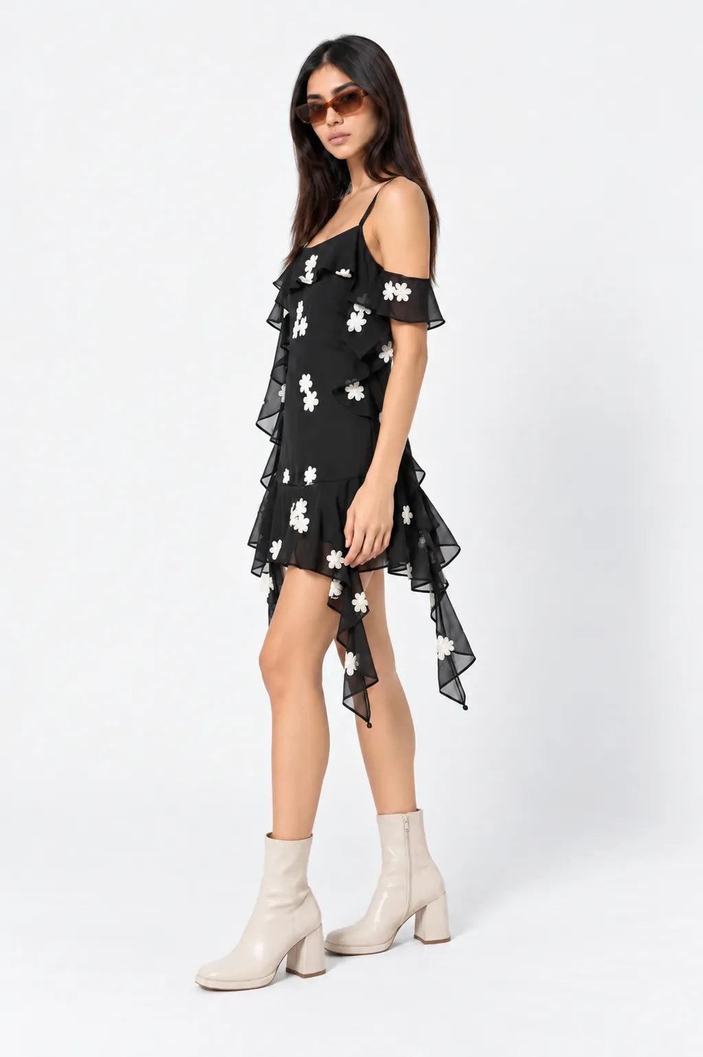 VESTIDO CORTO BORDADO G-C 8565