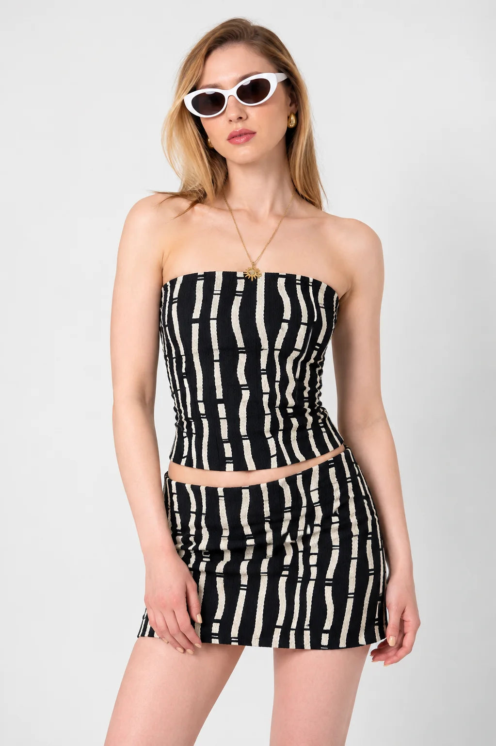 TOP STRAPLESS TEXTURA B-C 9154