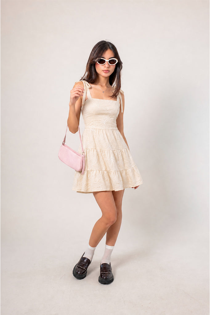 VESTIDO CORTO BORDADO G-C 9143.