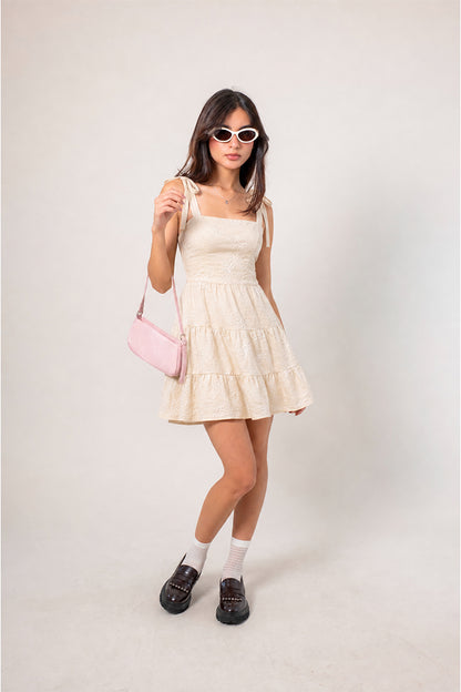 VESTIDO CORTO BORDADO G-C 9143.