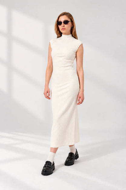 BH VESTIDO CUELLO ALTO SLIT FIT 8051